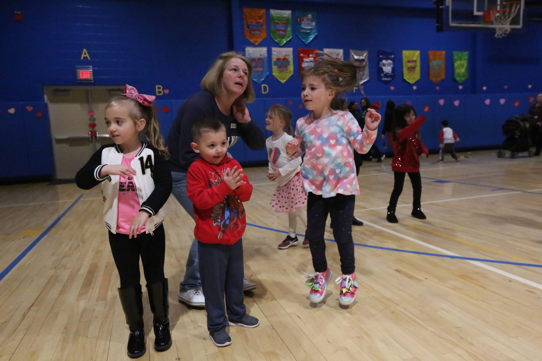 Marsh School dance and jump rope contest
